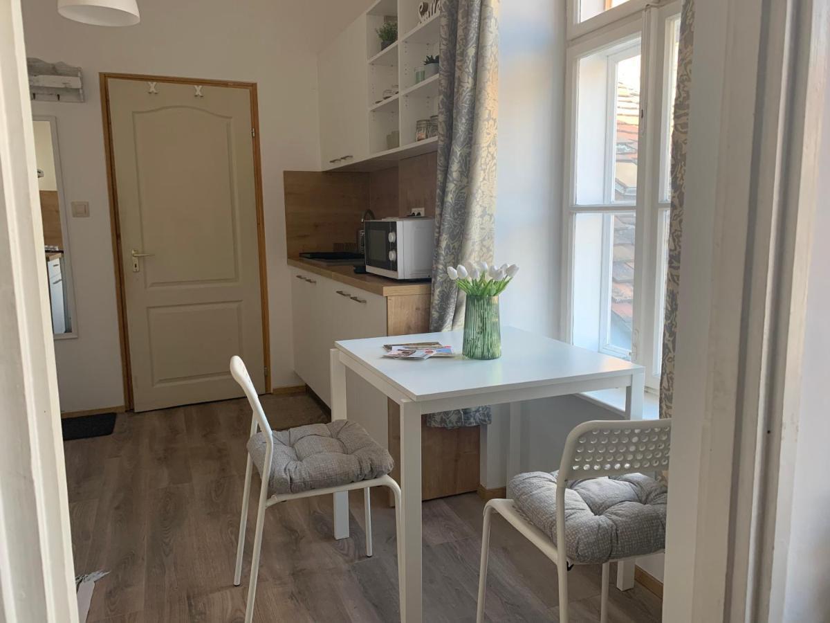 Studio77 Apartman Apartment โชพรอน ภายนอก รูปภาพ